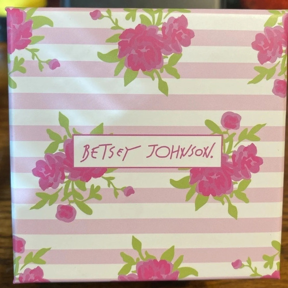 Betsey Johnson Dragonfly earrings - Picture 3 of 4